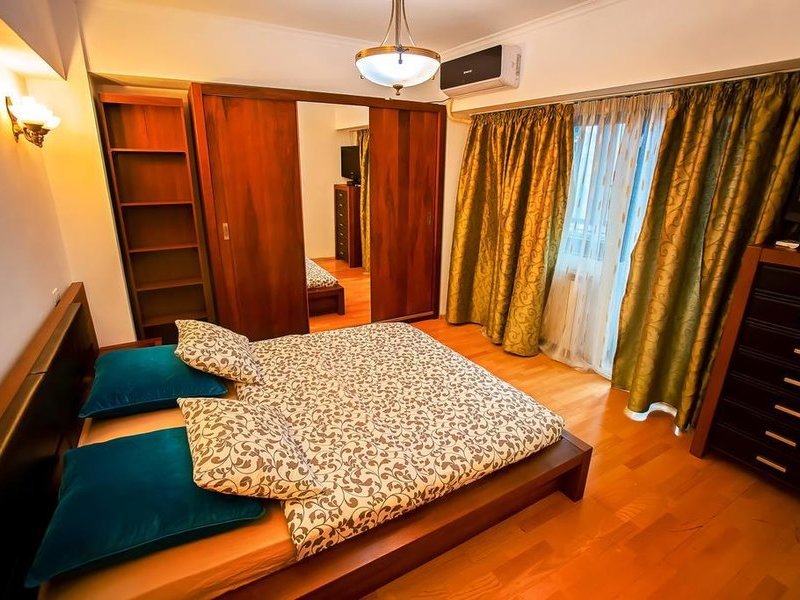 Vanzare Apartament 4 Camere Superb Piata Unirii - Fantani * Bratianu 44 Bis *