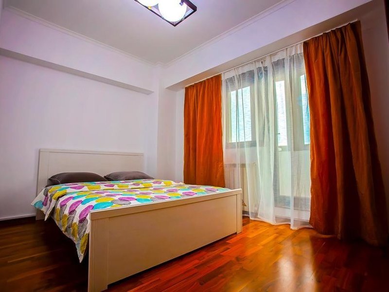 Vanzare Apartament 4 Camere Superb Piata Unirii - Fantani * Bratianu 44 Bis *