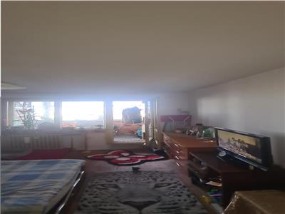 Vanzare apartament 2 camere Auchan-Vitan-Bloc Reabilitat